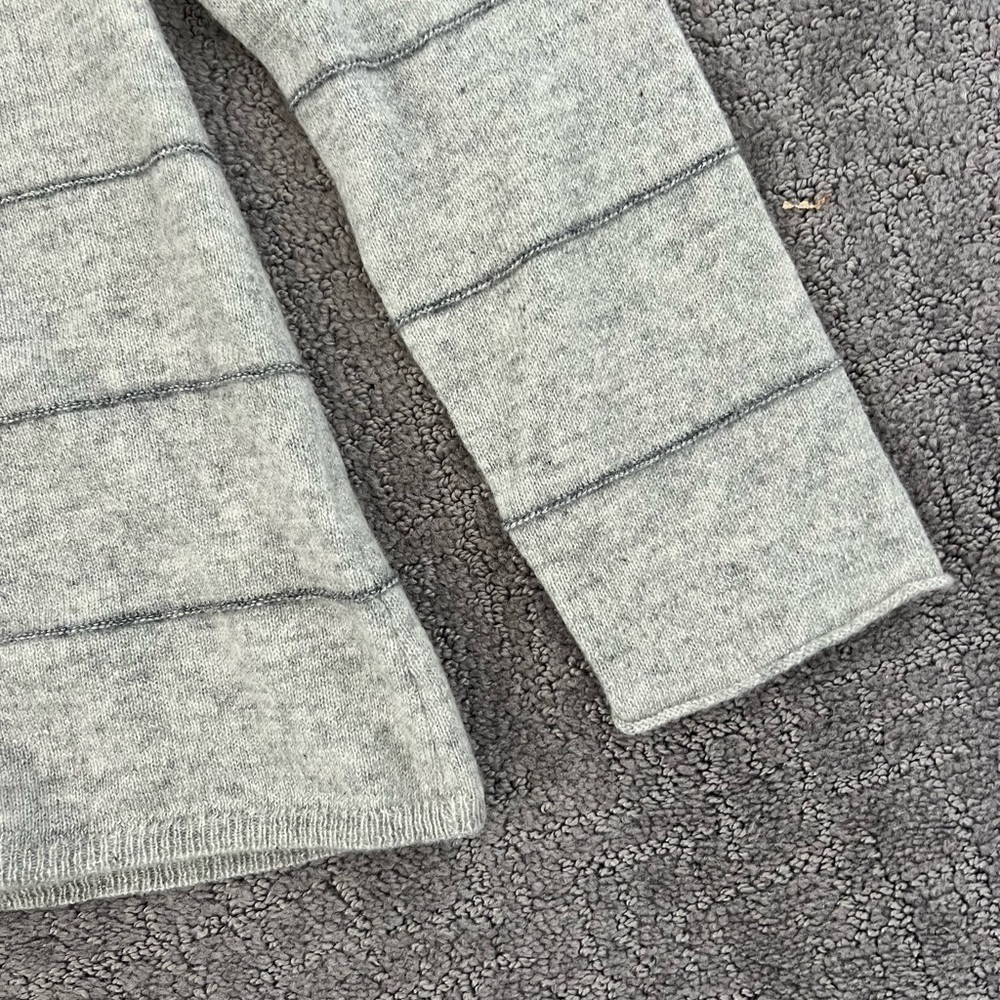 In Cashmere V-Neck Metallic Ribbed Pullover Sweater - Picture 3 of 4